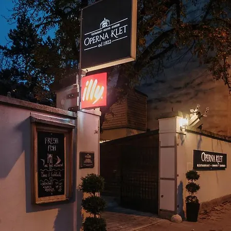 Operna Klet Отель 3*