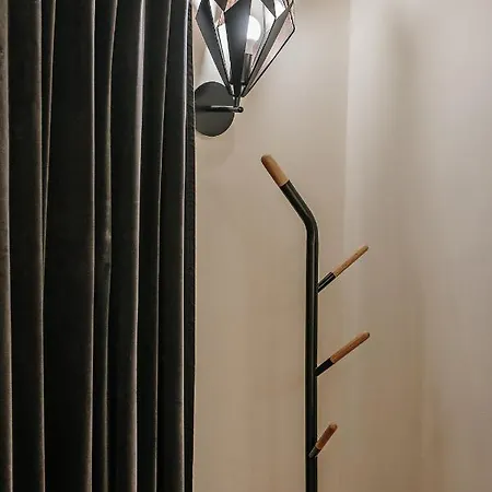 Отель Operna Klet Любляна