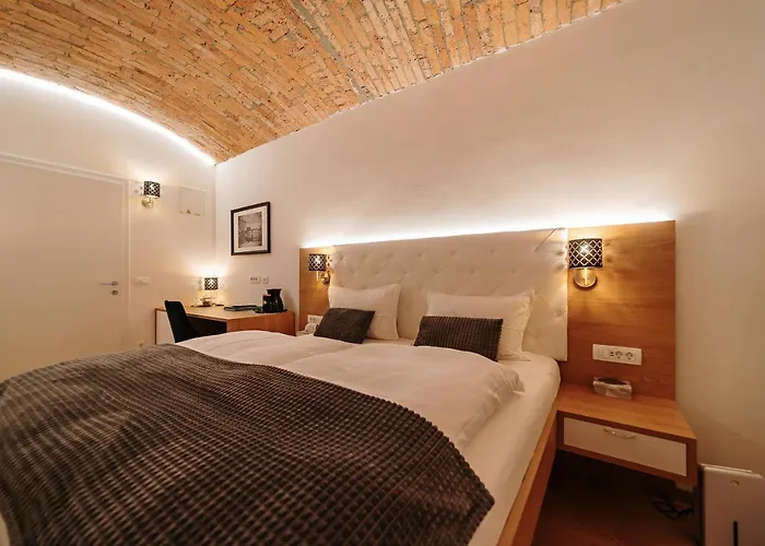 酒店 Operna Klet 3*