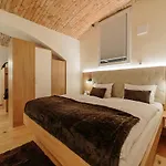 Hotel Operna Klet 3*