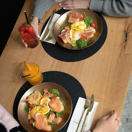 ホテル Operna Klet