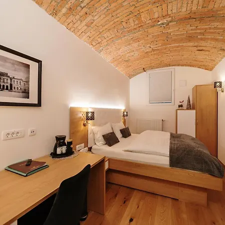 Hotel Operna Klet Laibach