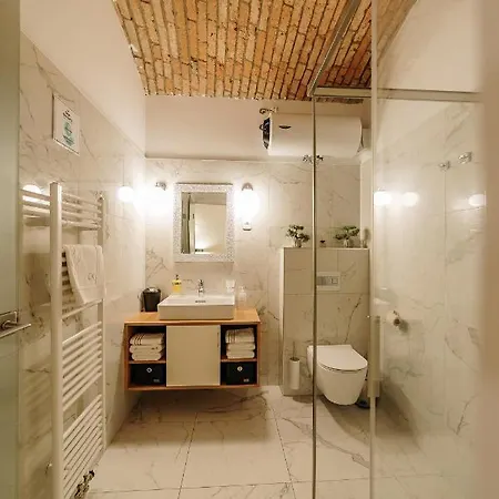 Operna Klet Hotel Ljubljana