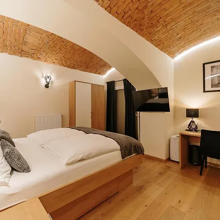 Hotel Operna Klet Ljubljana