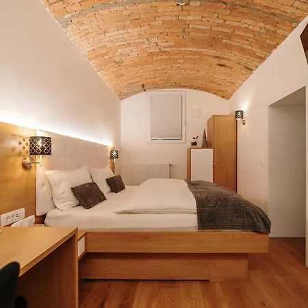 Hotel Operna Klet Laibach