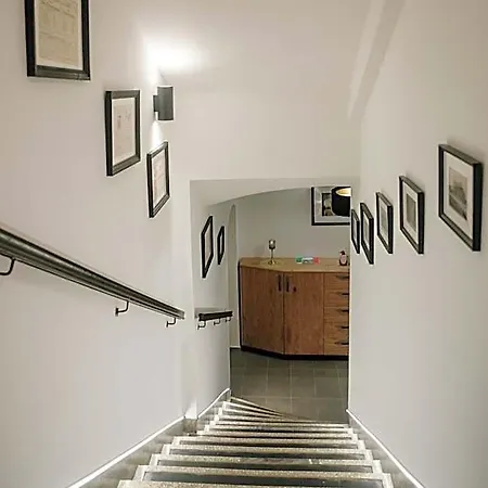 Operna Klet 3* Ljubljana