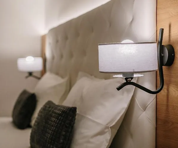 Operna Klet 3* Ljubljana