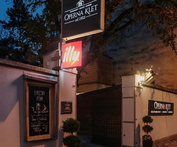 Operna Klet Hotel 3*